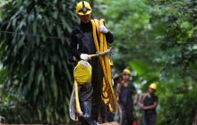 Операцію з порятунку дітей, які застрягли в печері в Таїланді, тимчасово припинили