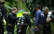 Звільнення підлітків із затопленої печери у Таїланді: помер один із рятувальників (відео)