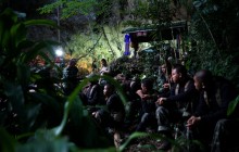 У Таїланді викачують воду з печери, щоб врятувати з ув'язнення дитячу футбольну команду (фоторепортаж, відео)