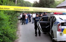 Three people injured in blast of car belonging to Kharkiv pharmaceutical plant's director (Photos)