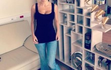 "Ой, а що це зі штанами?": Ані Лорак похвалилася новим "робочим" фото