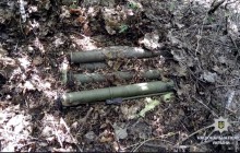 На Харківщині в лісосмузі виявили схованку із гранатометами