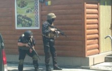В Черкассах возле Центрального рынка прозвучали выстрелы и взрывы, на месте работает полиция – СМИ (фото, видео)