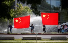 У Китаї зареєстрували торгові марки для унітазів "Роналду", соку "Мессі" та каструль "Суарес"