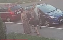 Попросила взяти собаку на повідок: під Києвом депутат побив жінку за звичайне зауваження (відео)