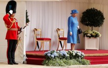 Етикет? Ні, не чув: Трамп запізнився на зустріч із королевою Єлизаветою II (відео)