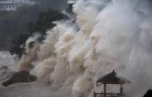 В Китае из-за наводнения эвакуировали около 100 тысяч человек