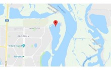 В Киеве спасатели достали затонувший по неизвестным причинам катер