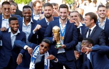 Як зустрічали в Парижі збірну Франції після перемоги на ЧС-2018 (фото, відео)