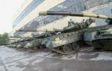 В Харькове блогеры беспрепятственно пробрались на территорию одного из предприятий и показали стоявшие там танки (видео)