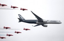 В британском городке Фарнборо проходит один из крупнейших мировых авиасалонов (фоторепортаж)