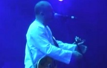 Известный украинский певец угодил в скандал: выступил на пиар-мероприятии одиозного нардепа (видео)