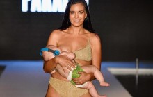 У Майамі модель погодувала свою дочку грудьми прямо на подіумі