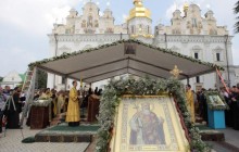 К 1030-летию Крещения Руси в Киево-Печерскую лавру прибудут 8 чудотворных святынь (укр.)
