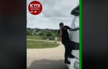 "Раптовий розлад шлунку": у Чернівцях фура провезла інспектора на капоті майже 5 кілометрів (відео)