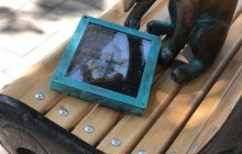 В центре Одессы неизвестный похитил скульптуру кошки-геймера