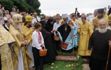 У день пам'яті святої Ольги Предстоятель УПЦ очолив святкове богослужіння біля пам'ятника князю Володимиру в Коростені