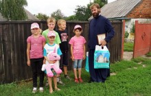 Монахи Києво-Печерської лаври відвідали підопічних у селах Київської області