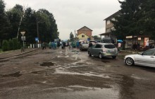 На Прикарпатье автомобиль въехал в группу протестующих, есть пострадавшие - СМИ