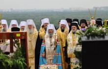 Мы должны искоренять злобу и вражду – Митрополит Онуфрий на Владимирской горке