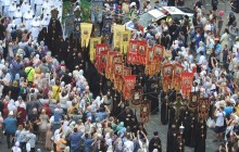 В Киеве, вопреки препятствиям, Крестным ходом прошли 250 тысяч верующих УПЦ (фото)
