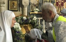 8 святынь в Киеве: паломники рассказали, почему часами стоят в очереди к мощам и иконам (фото)