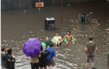 В Швеции затопленный ливнем железнодорожный вокзал превратили в бассейн (фото, видео)