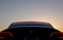 Tesla ведет переговоры о строительстве крупного завода в Европе - СМИ
