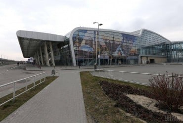 Почему аэропорт Львова еще не возобновил пассажирские рейсы: эксперт назвал главную проблему