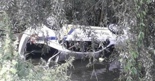 police-chase-fails-as-cops-drive-car-into-river-near-kyiv