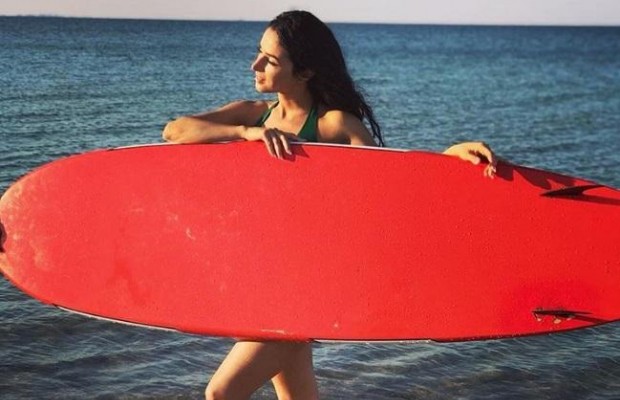 Злата Огневич на пляжі похвалилася спокусливими формами (фото)