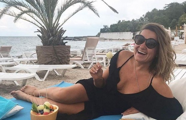 "Только я и дыньки": Могилевская похвасталась отдыхом на безлюдном пляже (фото, видео)