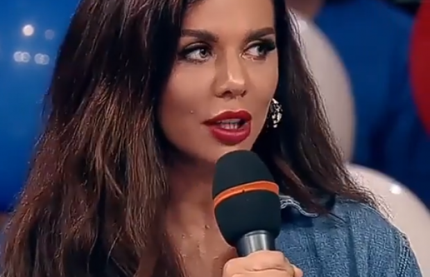 "Сборную России поддерживают в Одессе и Киеве": украинская певица оскандалилась в эфире росТВ (видео)