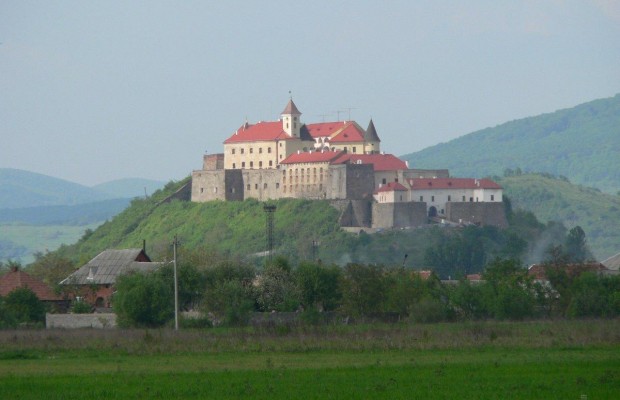 Подорож українськими замками, частина IV. Легенди угорських фортець Закарпаття