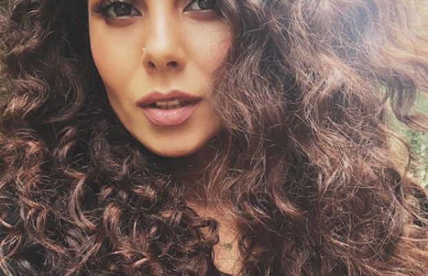 "Какая горячая!": Настя Каменских поразила фанатов откровенным образом