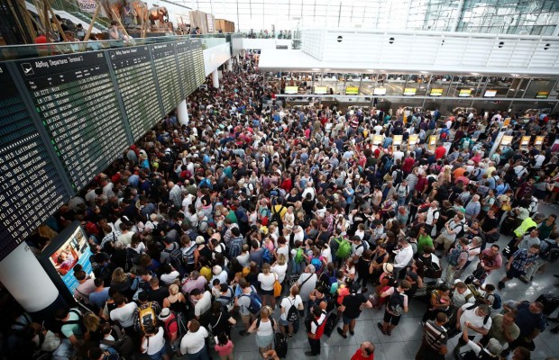 Первый аэропорт Германии изменил написание названия столицы Украины (фото)