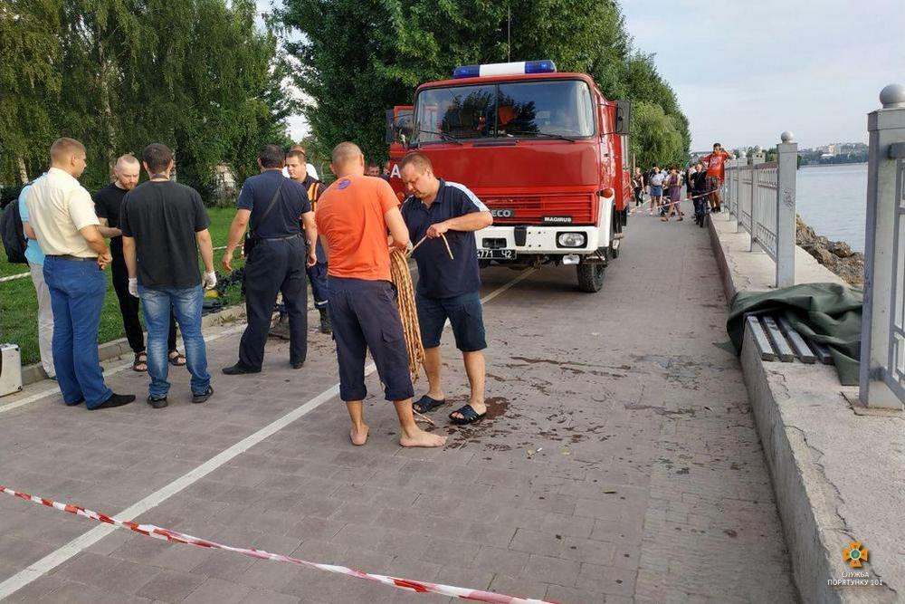 Для проведення судово-медичної експертизи тіло загиблого направлено в морг \ Служба порятунку Для проведення судово-медичної експертизи тіло загиблого направлено в морг \ Служба порятунку