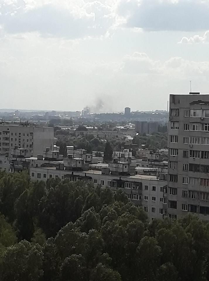 Пожар видно даже в районе Салтовки / фото Ирина Красницкая Пожар видно даже в районе Салтовки / фото Ирина Красницкая