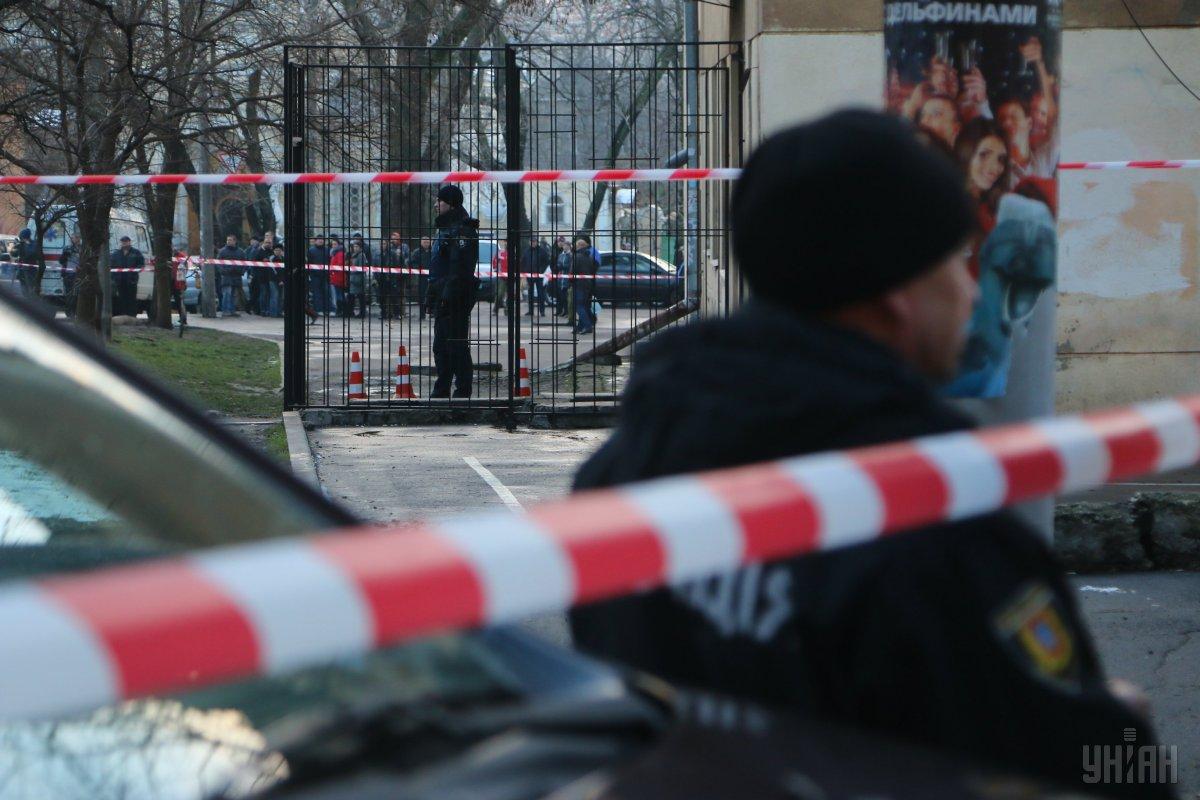 Стрельба в кафе на территории автомойки в Луцке происходила между двумя группировками и была, вероятно, спланированной / фото УНІАН Стрельба в кафе на территории автомойки в Луцке происходила между двумя группировками и была, вероятно, спланированной / фото УНІАН
