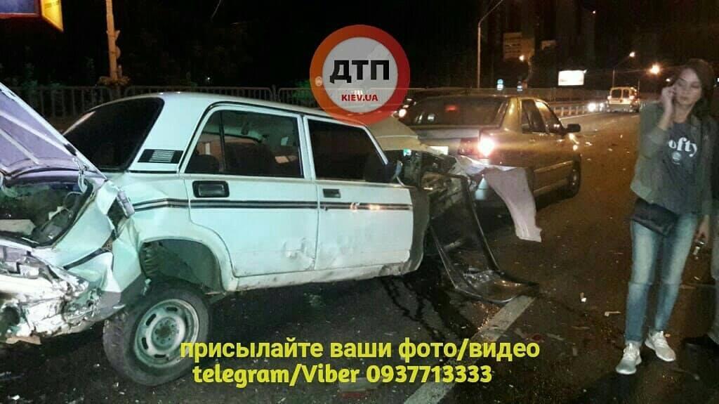 Дивом обійшлося без постраждалих / фото facebook.com/dtp.kiev.ua/ Дивом обійшлося без постраждалих / фото facebook.com/dtp.kiev.ua/