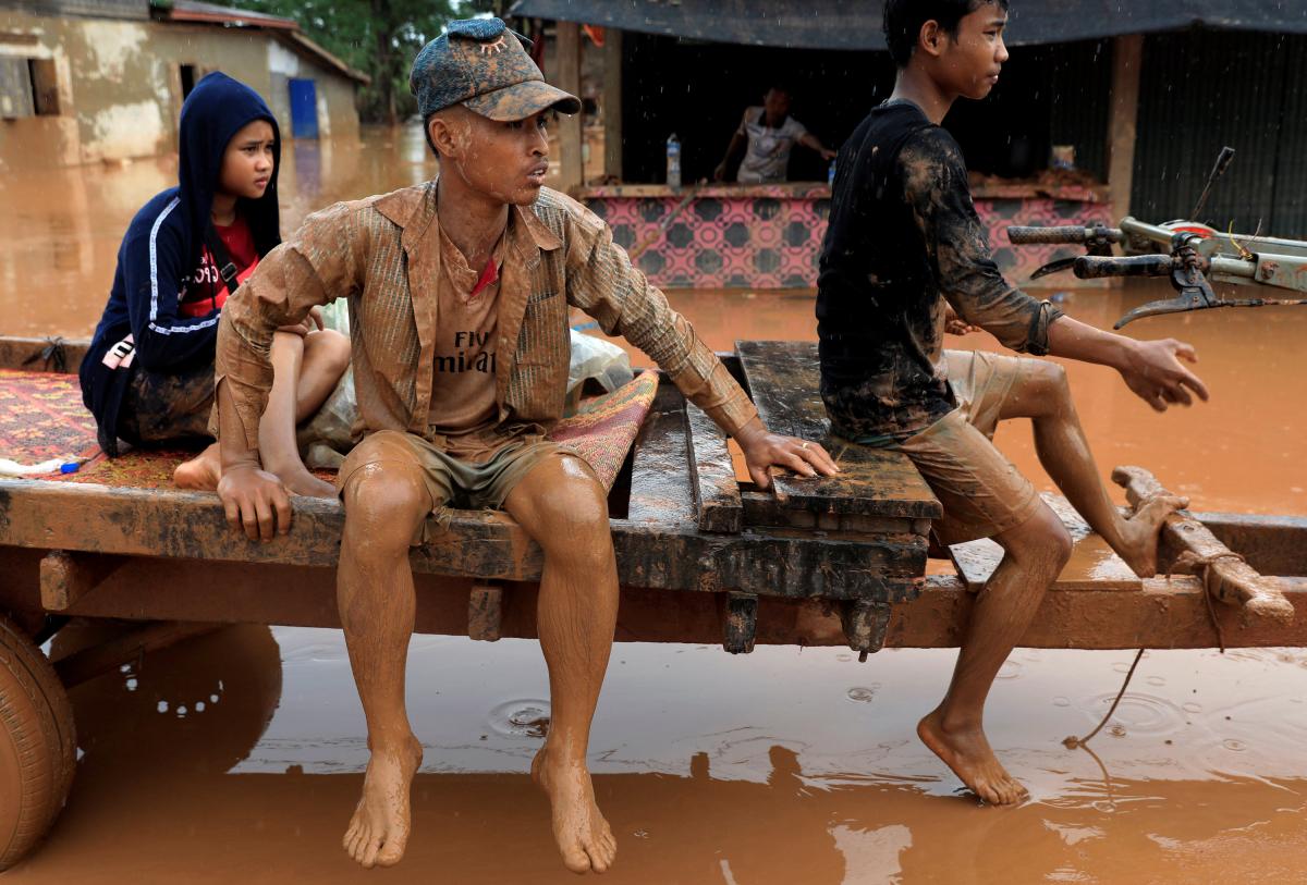 Наслідки прориву дамби в Лаосі / REUTERS