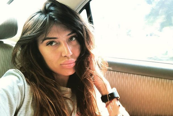 Яна похвалилася в мережі кільцем і оберемком троянд / фото instagram.com/belyaeva_inc/