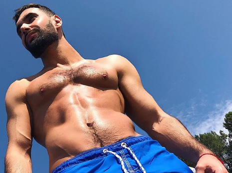 Віталій вирішив, що його образ схожий на сценічний наряд американської співачки Ріанни / фото instagram.com/vkozlovskiy