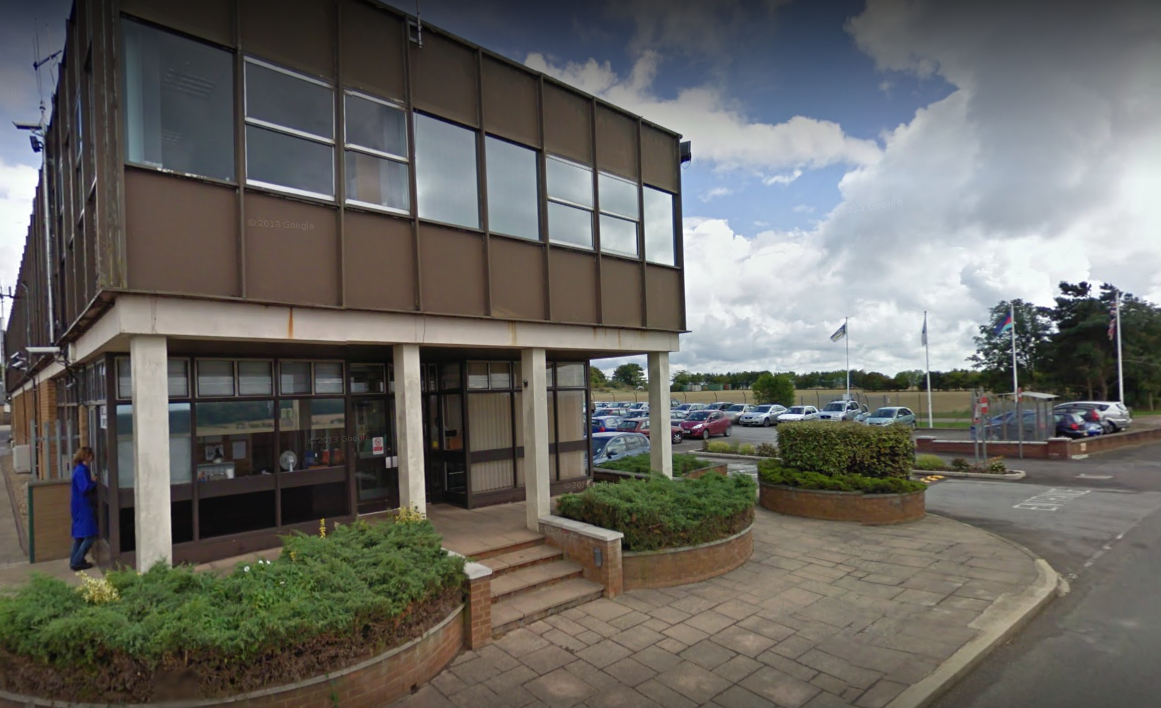 На военном заводе близ Солсбери произошел взрыв / фото Google