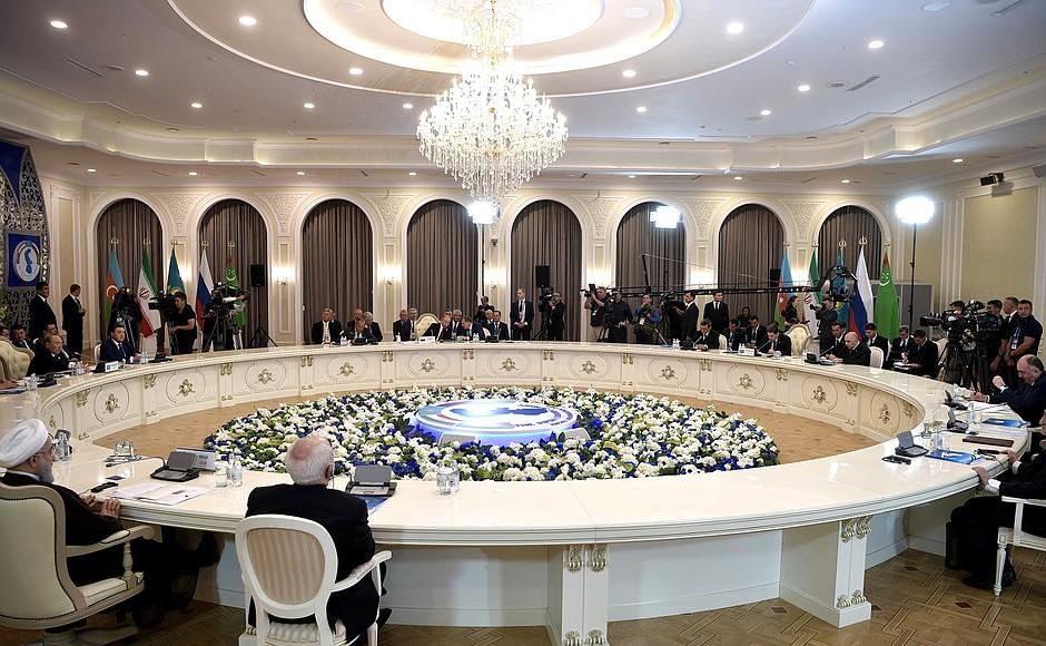 «Каспийская пятерка» подписала конвенцию о правовом статусе Каспия / фото kremlin.ru «Каспийская пятерка» подписала конвенцию о правовом статусе Каспия / фото kremlin.ru