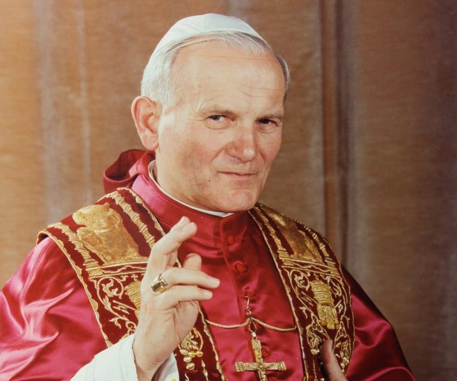 В Риме построят первый храм в честь папы Иоанна Павла II / thefamouspeople.com