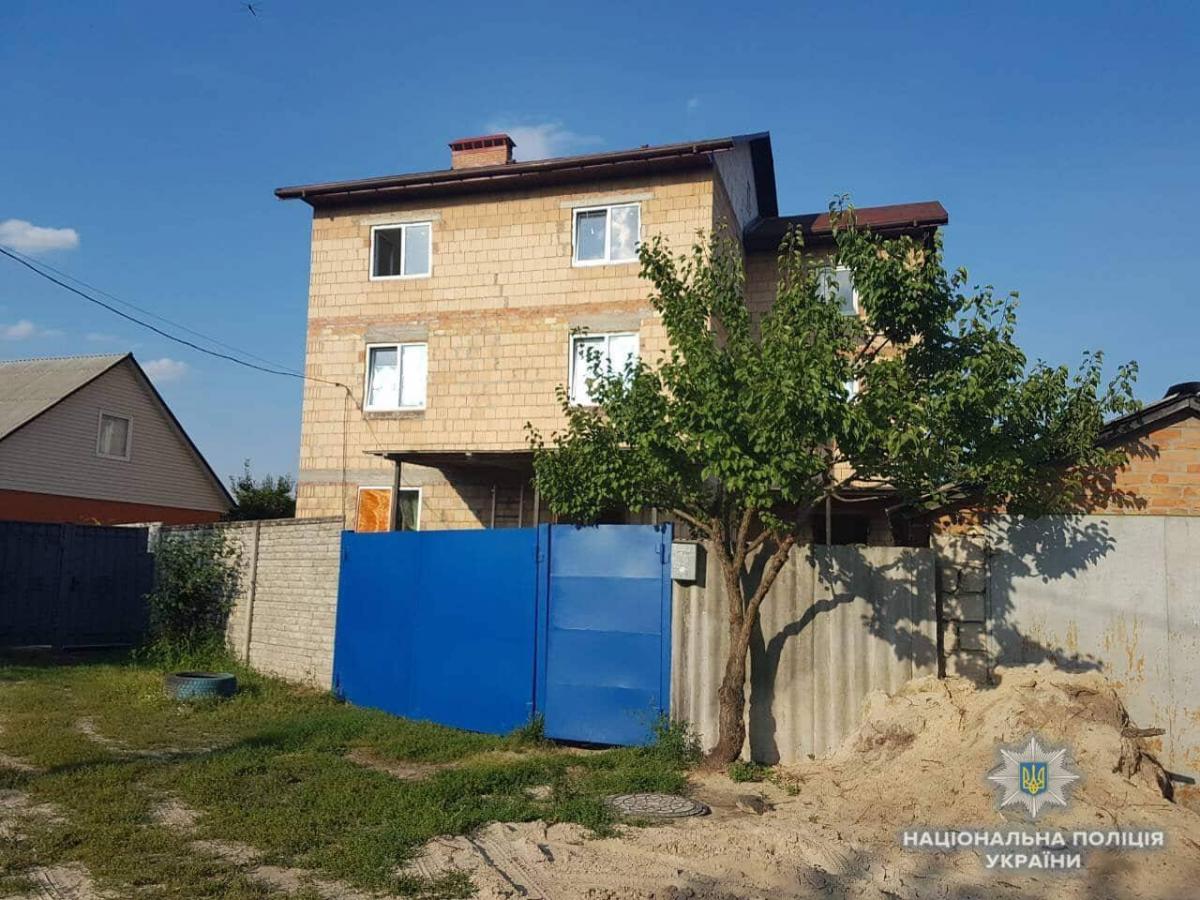 Під час конфіденційного спілкування 12 людей повідомили про бажання покинути заклад / фото: Нацполиция Під час конфіденційного спілкування 12 людей повідомили про бажання покинути заклад / фото: Нацполиция