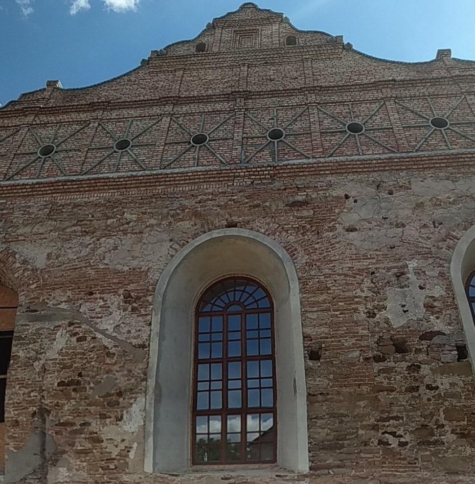 Продолжаются работы по восстановлению Большой синагоги в Остроге / ostrog.rayon.in.ua