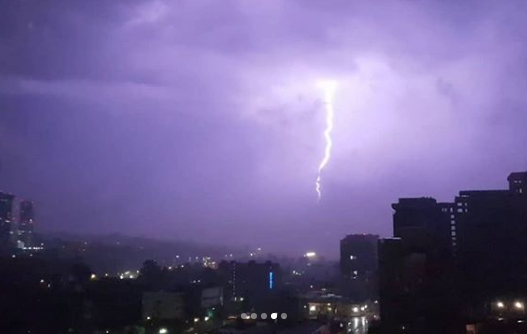 Фото разгулявшейся стихии публикуют пользователи соцсетей / фото instagram.com/alenasaenko_