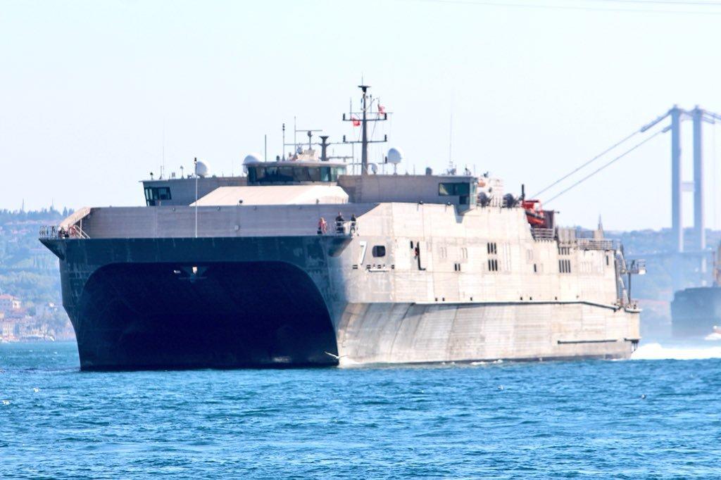 USNS «Carson City» (T-EPF-7) во время прохождения Босфора \ Фото: Yörük Işık USNS «Carson City» (T-EPF-7) во время прохождения Босфора \ Фото: Yörük Işık